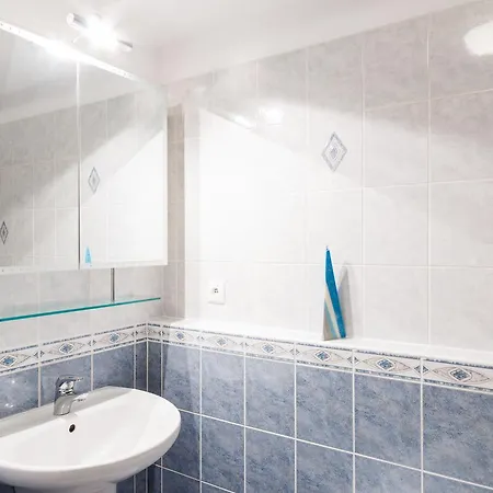 Cozy With Private Garage Appartamento *