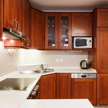 Cozy With Private Garage *