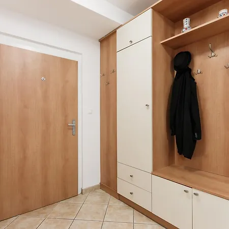 شقة Cozy With Private Garage
