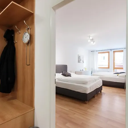 Cozy With Private Garage *