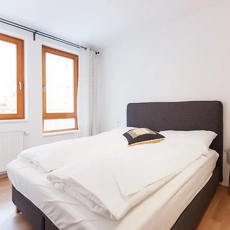 Apartament Cozy With Private Garage *